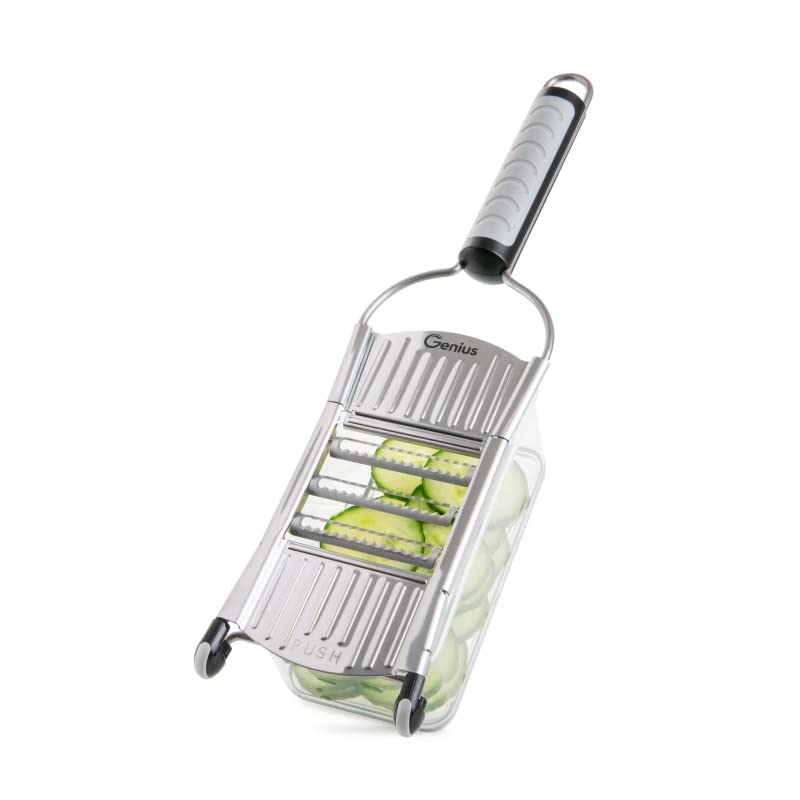 Genius Nicer Dicer Speed Set 9-tlg Multihobel - Gemüseschneider Gemüsehobel mit 3 Einsätzen, Schneidguthalter & Auffangbehälter 550ml | Parmesanreibe, Juliennereibe und V-Hobel, Silber 6