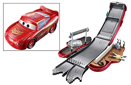 Disney Pixar Cars Transforming Lightning McQueen Playset - Import