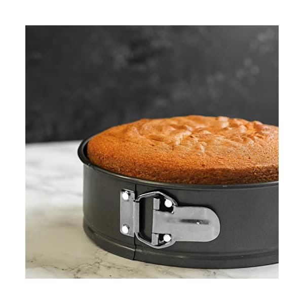 MasterClass 20 cm Springform Cake Tin with Loose Base, Non Stick, Robust 1 mm Carbon Steel, PFOA Free, 8 Inch Round Pan…