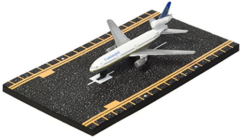 Hot Wings Continental Airlines MD DC-10 Jet with Connectible Runway