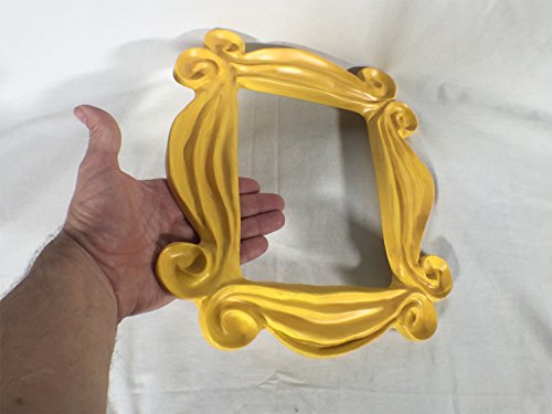 3 Friends+Monicas+Peephole+Door+Frame