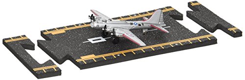 Hot Wings B-17 Flying Fortress Jet (Silver) with Connectible Runway