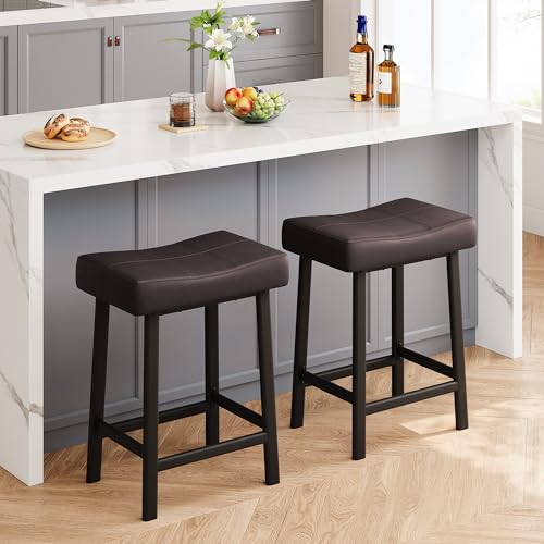 Garvee 61cm Counter Height Bar Stools, Faux Leather Saddle Seats with Black Metal Legs, Modern Upholstered Kitchen Island or Dining Counter Stools, Set of 2, Brown