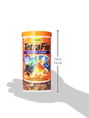 TETRA GOLDFISH FLAKES, NUTRITIONALLY BALANCED DIET FOR AQUARIUM FISH, VITAMIN C ENRICHED FLAKES, 7.06 OZ