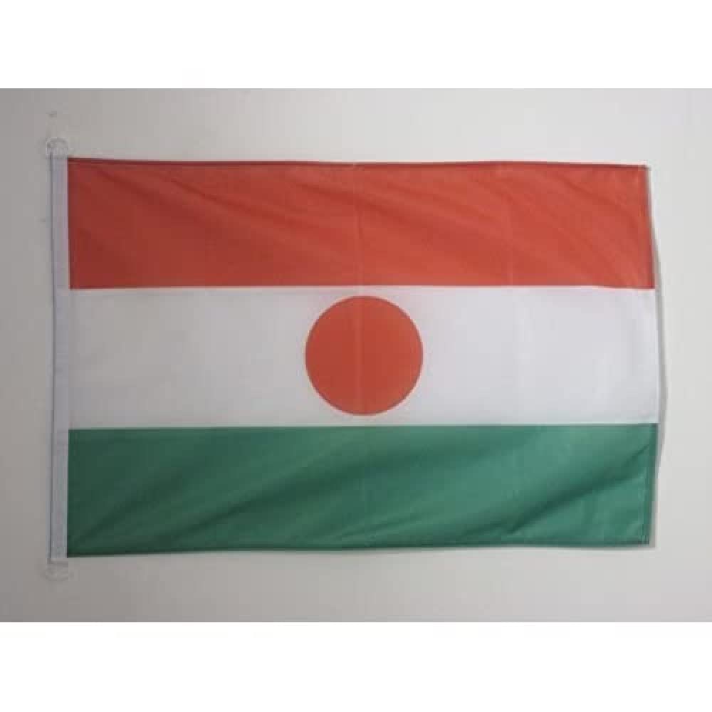 AZ FLAG - Niger Nautical Flag - 18'' x 12'' - For Outdoor and Boat - Nigerian Banner Knitted Polyester with Two Plastic Rings - Vivid Colors - 12x18 in - 45x30 Cm — image 1