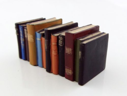 Houseworks, Ltd. Dolls House Miniature Study Library Office Accessory Row Of Old Worn Books
