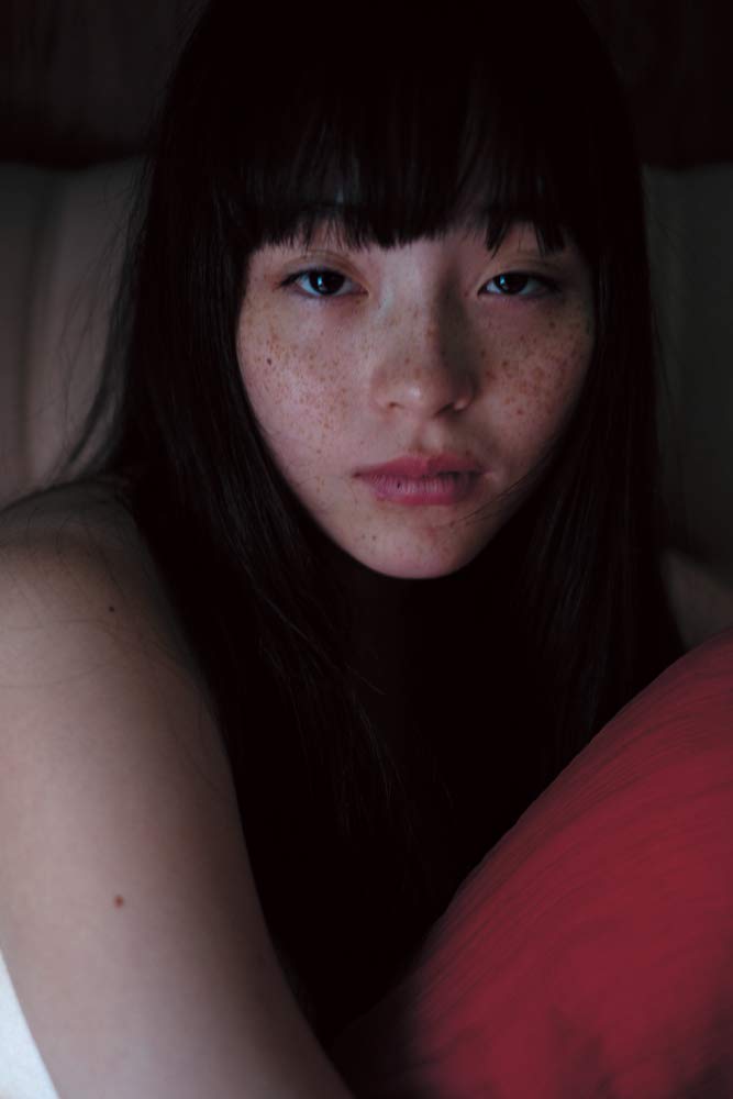 モトーラ世理奈 沢渡 朔 写真集 モトーラ世理奈 沢渡 朔 本 通販 Amazon