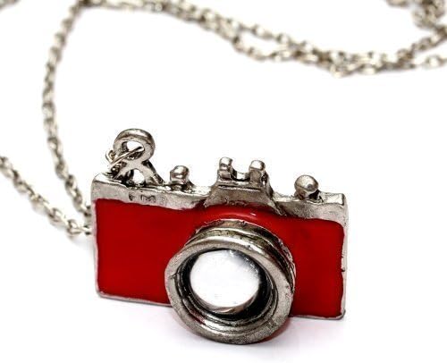 Camera Necklace with Camera - Approximately 70 cm Long Chain - Mirror Reflex DSLR Trailer Red