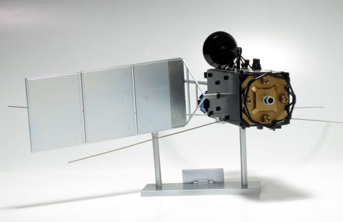 1/72 Lunar Orbiter Spacecraft "Kaguya"