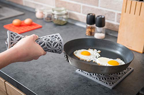 Q's INN Gray Decorative Trivet For Hot Dishes| Hot Pot Holders | Teapot Trivet. Comparable to Cast Iron Trivets Our Kitchen Tool is Heat Resistant to 440°F, Non-slip, durable, flexible and has 2 pcs. - Thumbnail 2