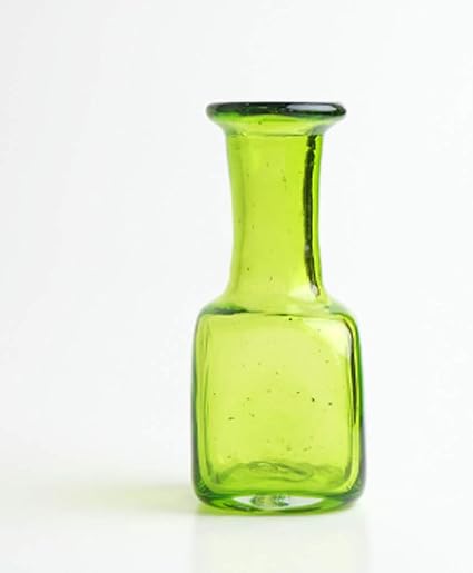 Amazon Co Jp ガラス 一輪挿し 花瓶 グリーン メキシコ製 手吹き ホーム キッチン