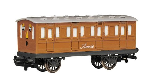 Bachmann - Thomas & Friends Accesories -- Annie the Coach Car - HO