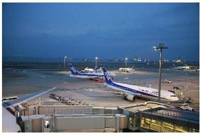 Amazon ポストカード 東京都大田区羽田空港 駐機場の飛行機 絵はがきハガキ葉書 ポストカード 絵柄付はがき 文房具 オフィス用品