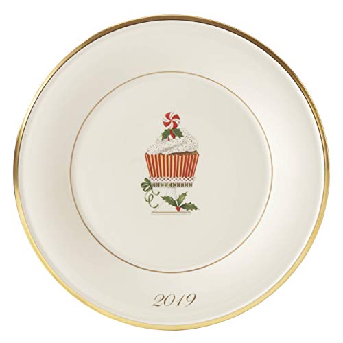 Lenox Annual Christmas Plates. Lenox 887099 2019 Holiday Barn Scene Plate.