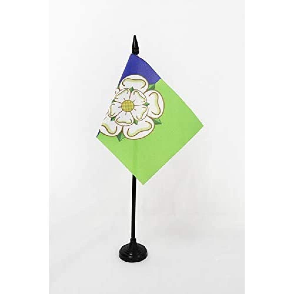 AZ FLAG - East Riding of Yorkshire county Table Flag 4'' x 6'' - East Riding of Yorkshire county Office Mini Banner 100% Polyester 15 x 10 cm - Mini Desk Flag with 10'' Pole and Black Plastic Base