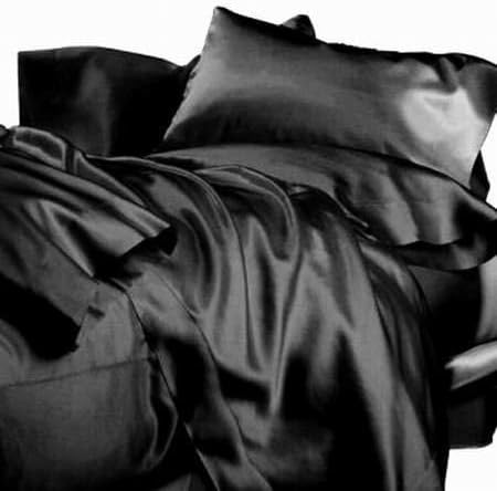 New Queen Size Satin Sheet Set - Includes 1 fitted sheet, 1 flat sheet and 2 pillow cases - Black
