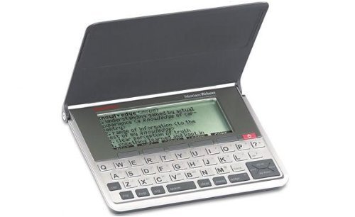 Franklin Spanish - English / Merriam - Webster Dictionary with Access to 5 000 000 Total Translations & Over 274 000 Definitions for Quick English Language Reference