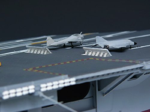 トランペッター 1/350 米海軍 空母 CVN-68 ニミッツ