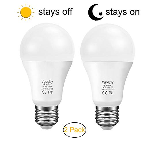 Dusk to Dawn Light Bulb LED Outdoor Light Bulbs Sensing Lighting Sensor Socket Photoelectric Switch for Lights Porch 5W A19 6000K (E26, 600lumen, Cool White, 2-Pack)