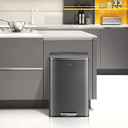 EKO Madison Matte Black 50 Liter/13.2 Gallon Step Trash Can with Inner