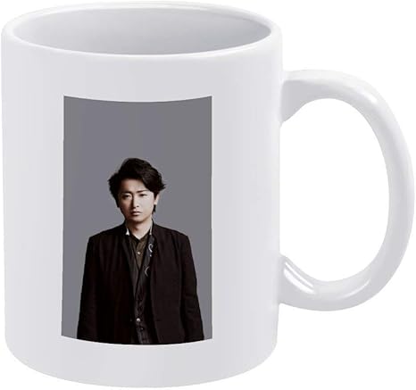 Amazon Co Jp 岚arashi 大野智 マグカップ おしゃれ セラミック コーヒーマグ 創意コップ かわいい ティ ーカップ プレゼントカップ330ml ホーム キッチン