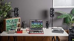 IK Multimedia UNO Synth Pro 3 oscillator desktop