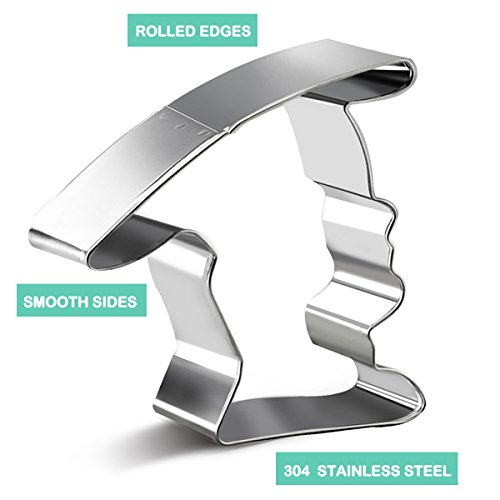 SveBake Graduation Cookie Cutter Set - 6 Pieces Rust-proof Stainless Steel Biscuit Cutters with Shapes of Graduation Cap, Gown,Diploma,Bouquet - Thumbnail 2