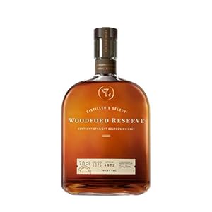 Woodford Reserve Bourbon Whiskey – perfekt ausgewogen mit würzigen und süßen Noten von Früchten und Vanille – 0.7L/43,2…