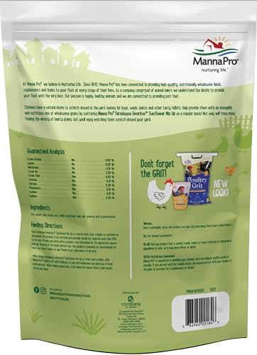 MANNA PRO FARMHOUSE FAVORITES – SUNFLOWER MIX UP – PREMIUM GRAINS FOR POULTRY – MADE WITH NON-GMO PURPLE CORN – HIGH ENERGY POULTRY FEED SUPPLEMENT – 10LB BAG