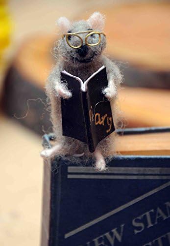 Sweet grey mouse bookmark with his diary!