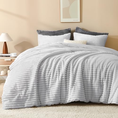 Andency Queen Comforter Set, Fluffy Super Soft Light Grey Comforter for Queen Size Bed, Winter Warm Fleece Faux Fur Bedding Set, Luxury Plush Fuzzy Bed Set 3pcs (1 Shaggy Comforter, 2 Pillowcases)