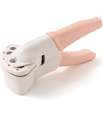 Amazon.com: We R Memory Keepers Lucky Paper Punch, Retro Scallop
