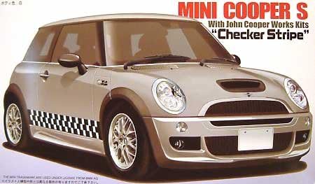 Amazon 1 24 リアルスポーツカー ミニクーパーｓ With ジョンクーパーワークスキット チェッカーストライプ 絶版 プラモデル 通販