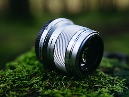 Olympus M.Zuiko Digital 45mm F1.8 Micro Four Thirds, Bright Lens Compatible with OM SYSTEM and Pansonic Mirrorless Cameras, Quick Focus, Ideal for Portraits, Silver,