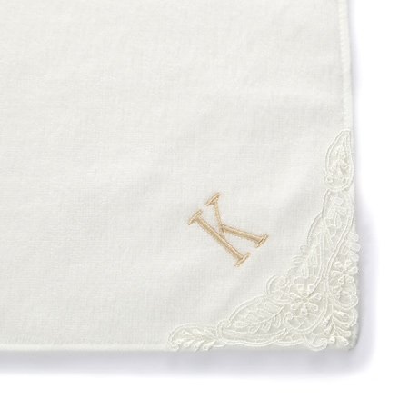 確実に女性が喜ぶプレゼント 名入れ イニシャル入りハンカチ5選