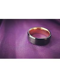 King Will DUO anillo de carburo de tungsteno negro con cepillado mate de 8 mm para hombres de 18 quilates. Anillo de casamiento con calce cómodo plateado dorado