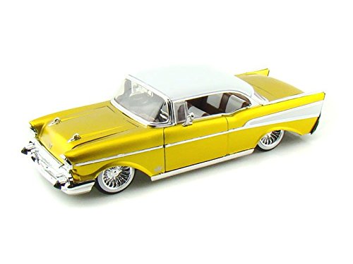 1957 Chevy Bel Air Collector's Club L/E 1/24 Gold w/White