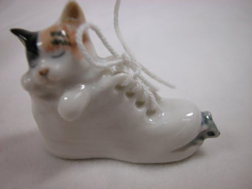 Miniature Porcelain Animals Calico In White Shoe With Mouse #414