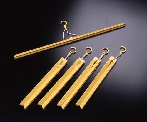 Amazon Co Jp 着物ハンガー 折りたたみ式 お得 ５本セット フックを持って広げるだけのきものハンガー 和装ハンガー シワ伸ばし 虫干しにも 服 ファッション小物