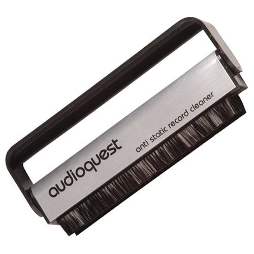 AudioQuest-LP-record-clean-brush
