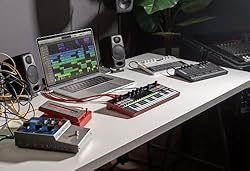 IK Multimedia UNO Synth Pro 3 oscillator desktop