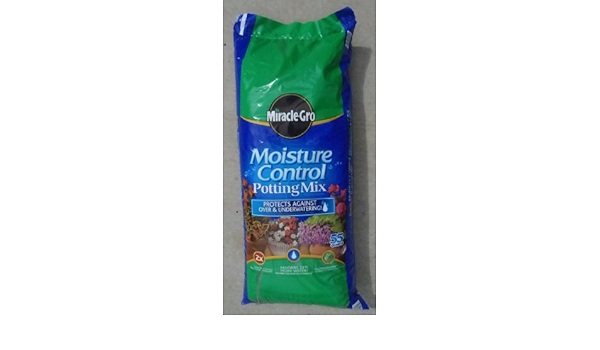 Amazon Com Miracle Gro Moisture Control Potting Mix 55 Quart Soil And Soil Amendments Patio Lawn Garden