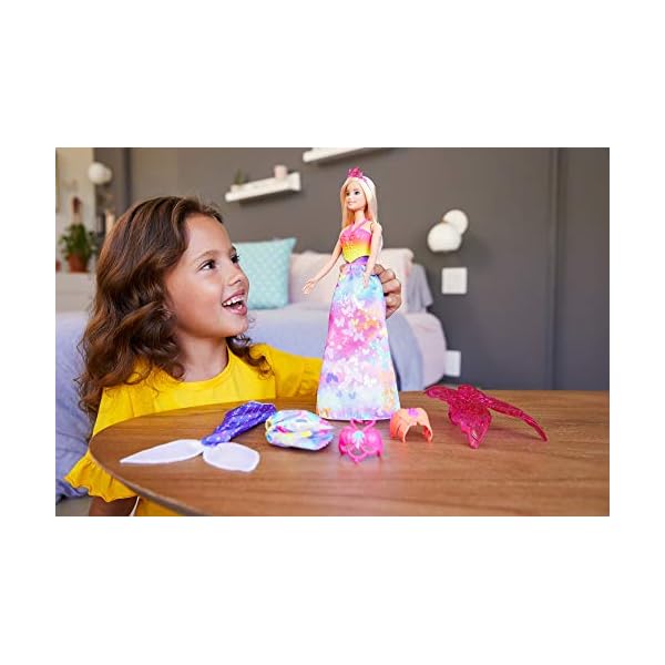 Barbie GJK40 - Dreamtopia 3-in-1 Fantasie Spielset, Puppe (blond) mit 3 Outfits und Zubehör: Fee, Meerjungfrau und Prinzessin, Spielzeug ab 3 Jahren – Bild 3