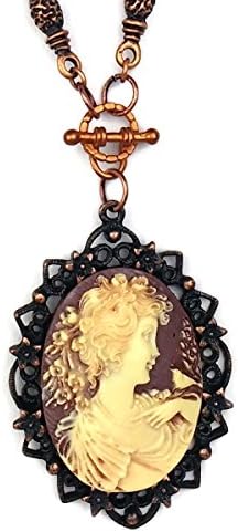 Rusted Iron Pewter Cameo & Imitation Pearls on Copper Chain Pendant Necklace