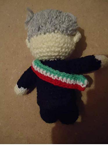muñeco de peluche amlo