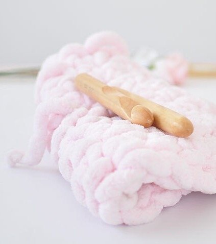 4 FloraKnit+Wooden+Chunky+Crochet+Blanket