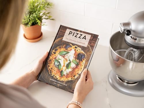 Pizza: The Ultimate Cookbook Featuring More Than 300 Recipes (Ultimate Cookbooks)