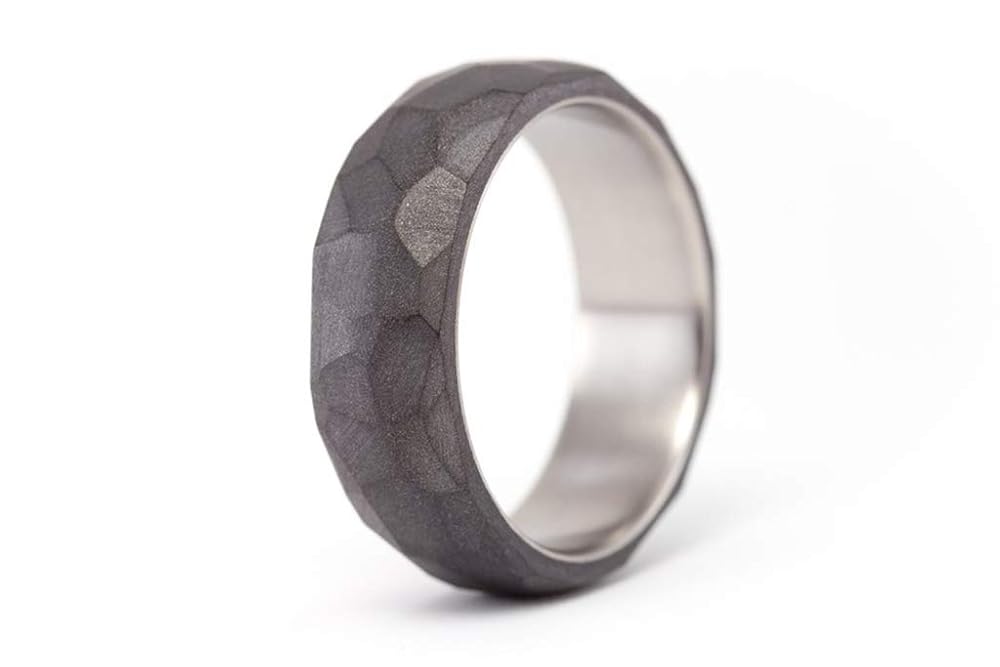 Men's titanium and graphite hammered ring. Modern and