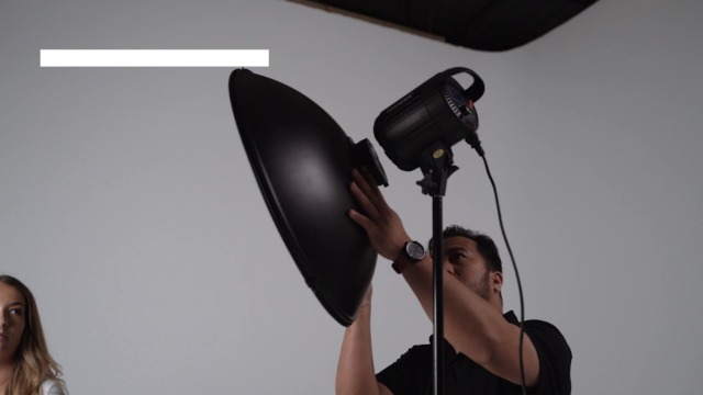 Neewer-60W-LED-Video-Light-White-5600K-Version-Continuous-Lighting-CRI-95with-Remote-Control-Bowens-Mount-for-Video-Recording-Portrait-Photography-Outdoor-Shooting