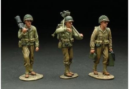 Figarti Miniatures RMA-013 Red Bull 30 cal. Machine Gun Team Three Figure Collectible Toy Soliders